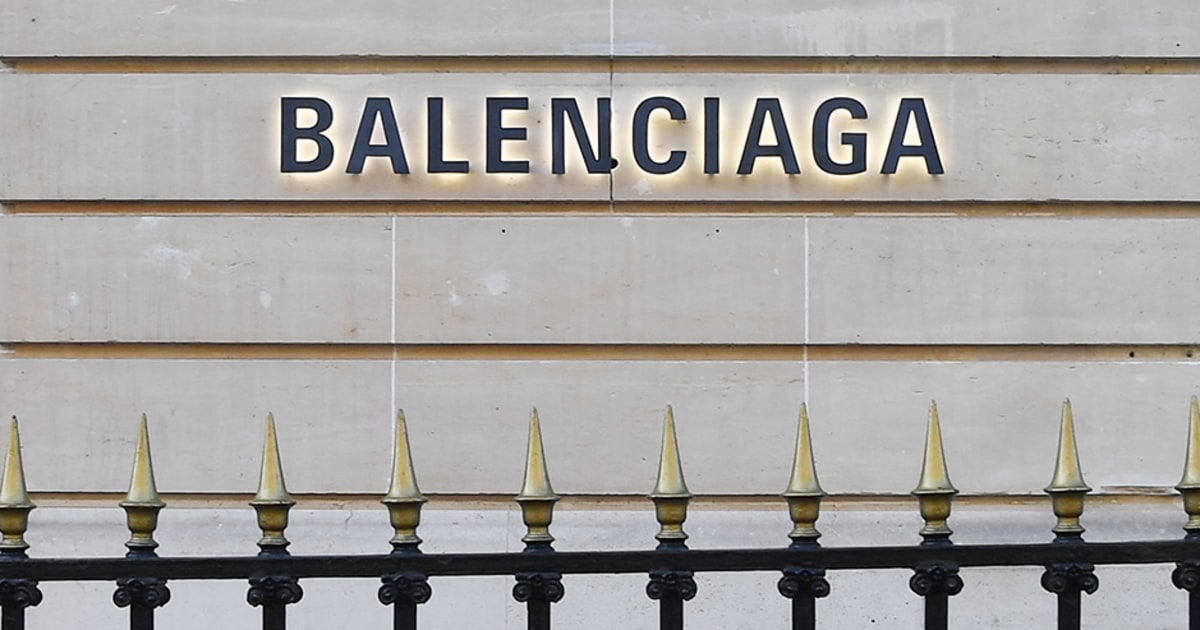 #Balenciaga Creative Director Demna Gvasalia Apologizes For Ad Campaign