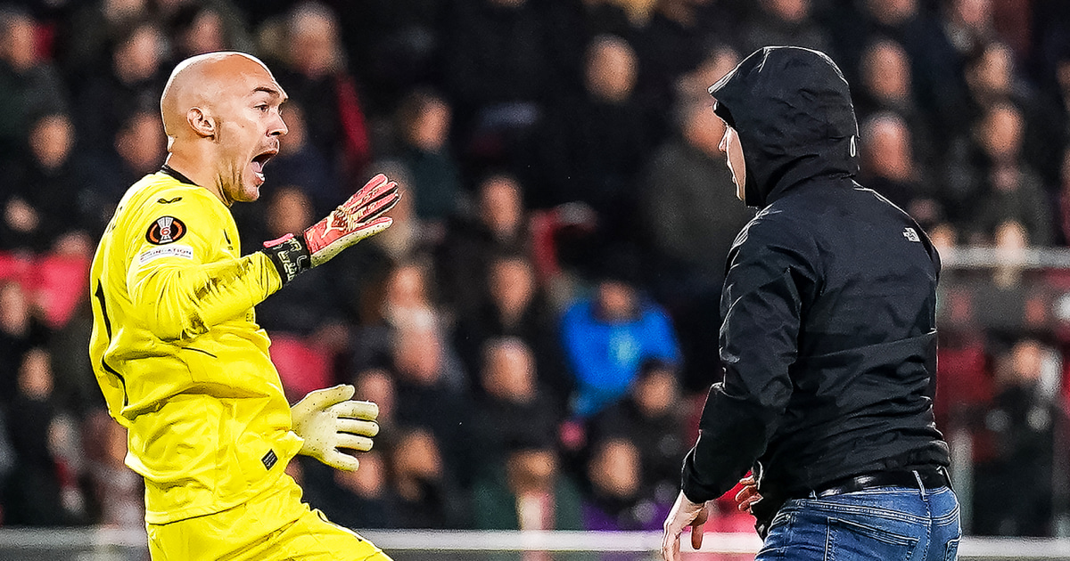 Fan Attacks Sevilla Goalie Dmitrović During Europa League Match Against