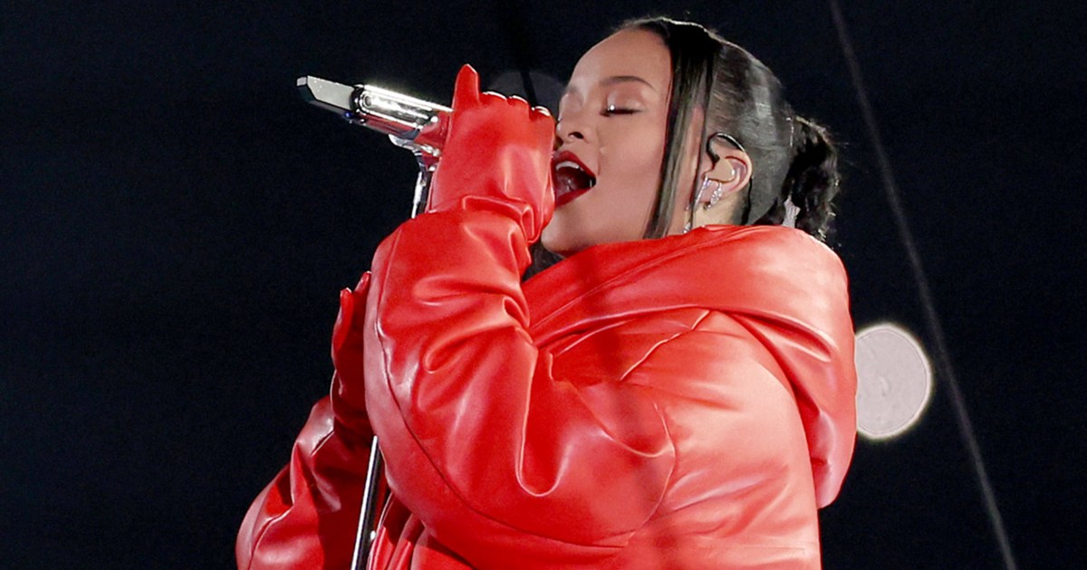 Was Rihanna’s Super Bowl Look A Tribute to André Leon Talley?