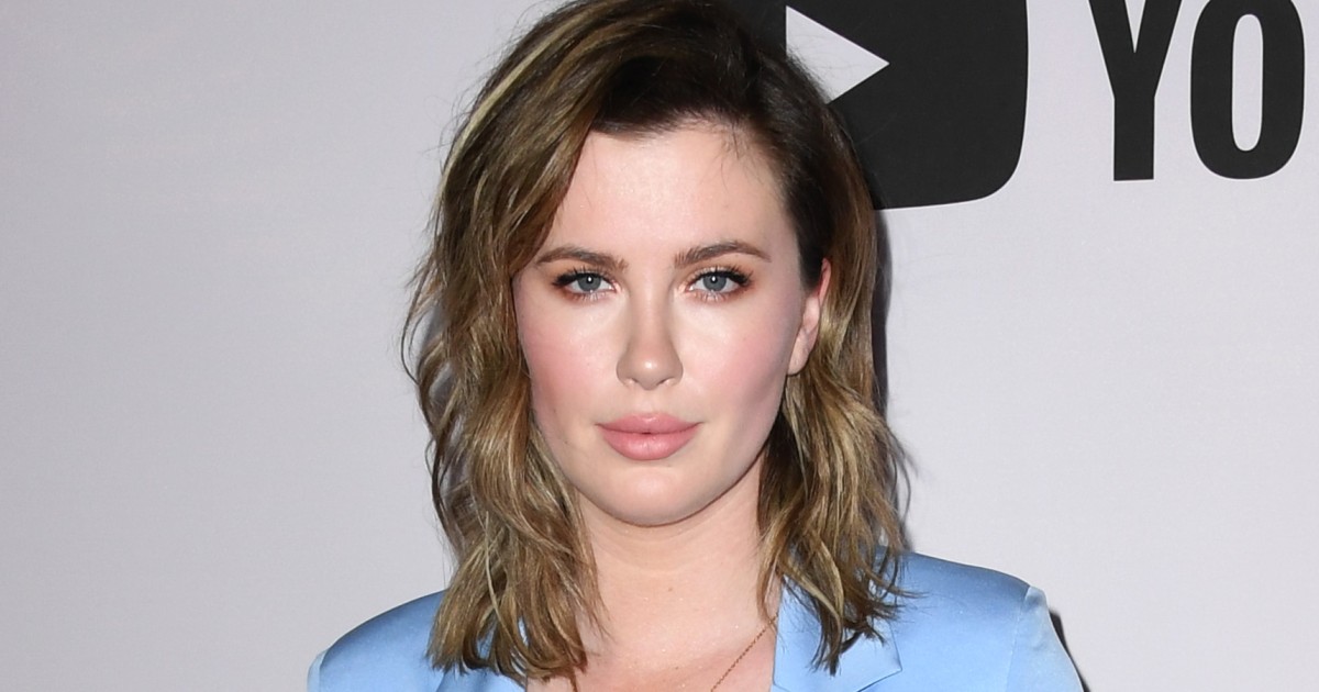 Ireland Baldwin shows off her dance routine to prepare for her child's ...