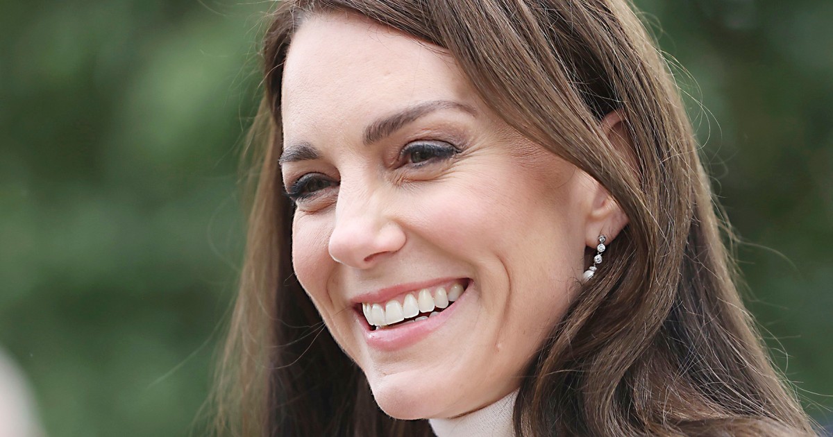 Royals Share New Photo Of Kate Middleton And All 3 Kids In Honor Of UK ...