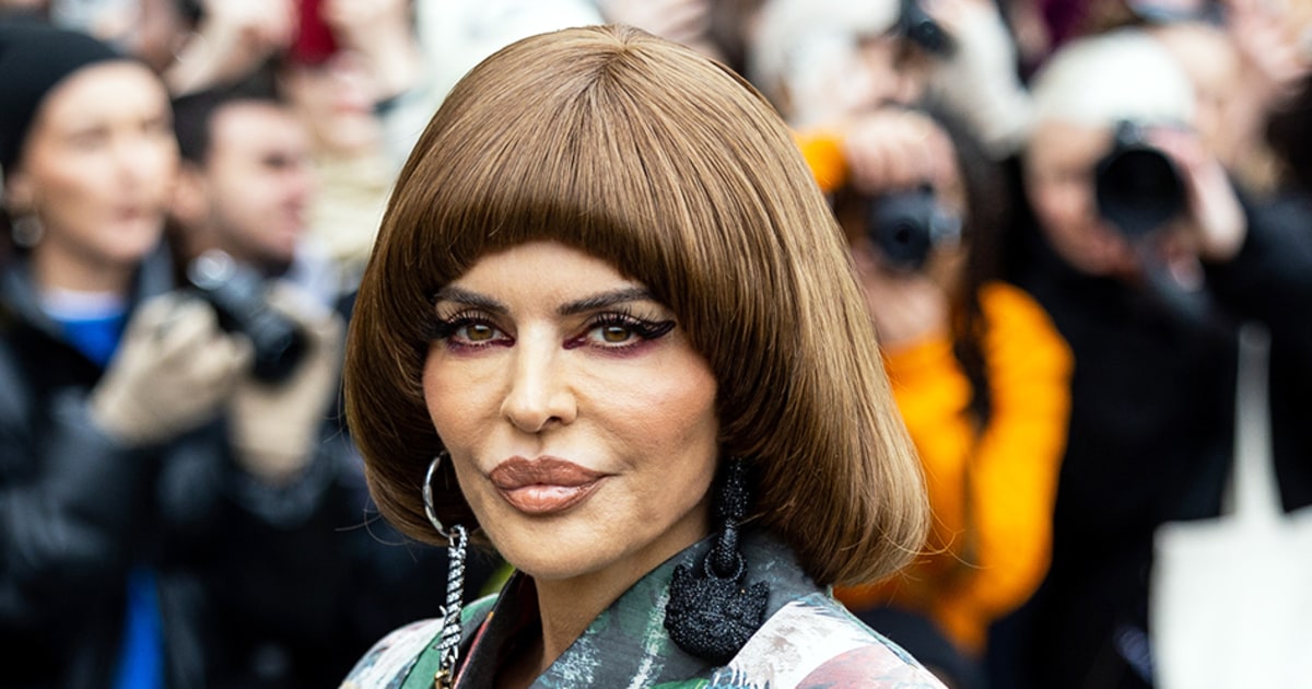 Lisa Rinna’s bowl cut at Paris Fashion Week has people comparing her to