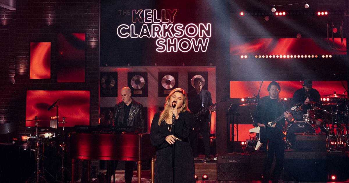 Kelly Clarkson Deemed the True ‘American Woman’ After New Cover