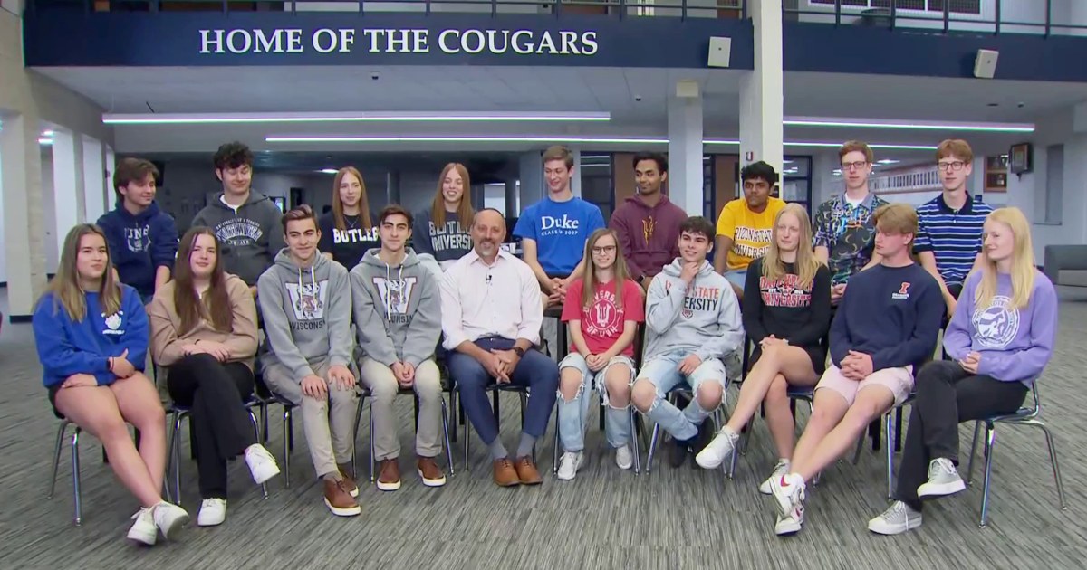 12 sets of twins, 1 set of triplets graduate from Illinois high school