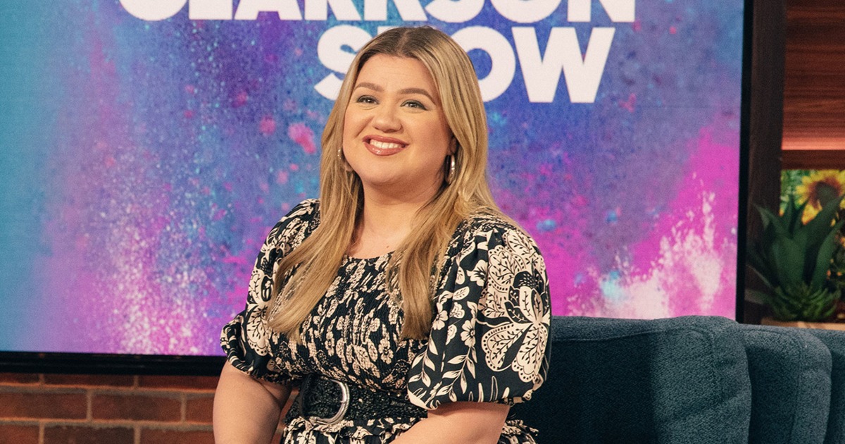 Kelly Clarkson explique pourquoi elle déplace son émission à New York