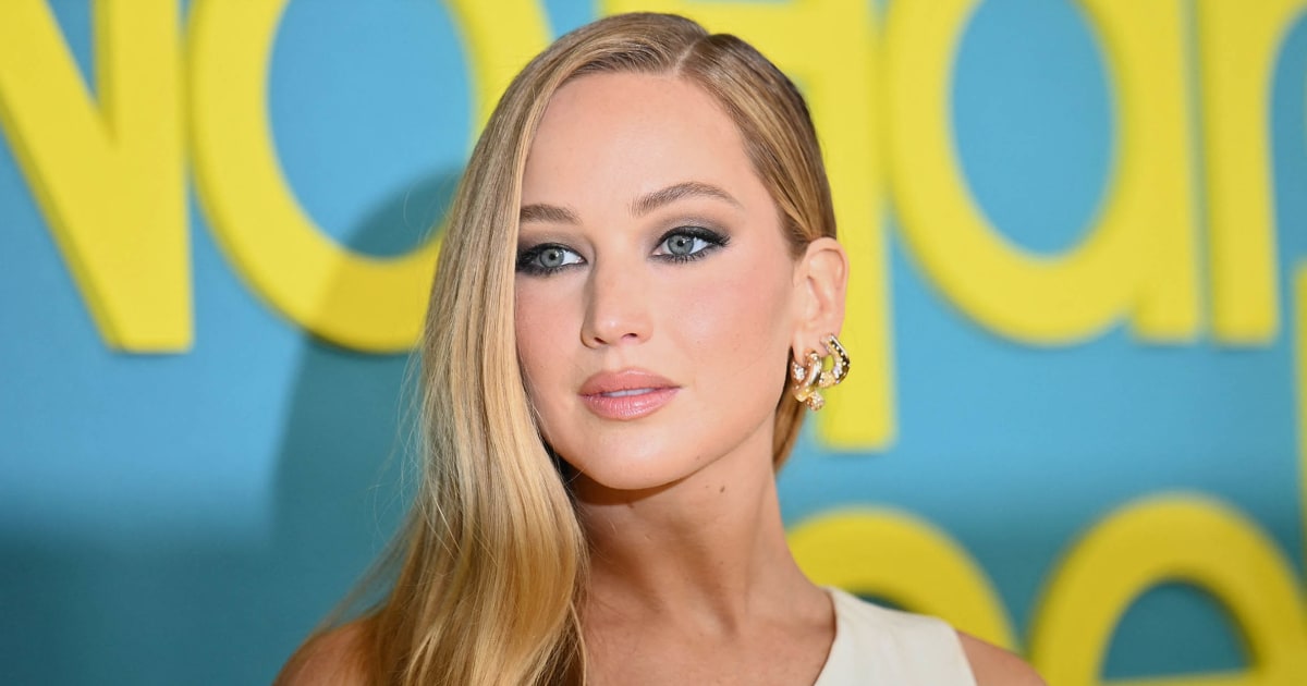 Jennifer Lawrence Supported by Parents at 'No Hard Feelings' Premiere