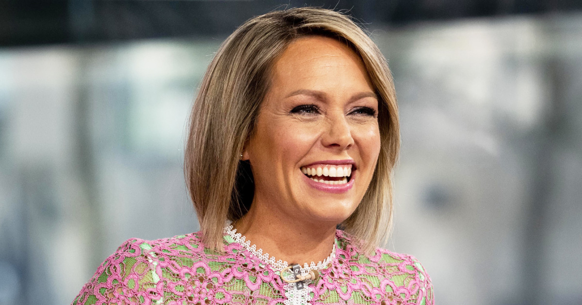 dylan-dreyer-cleans-puke-off-a-car-seat