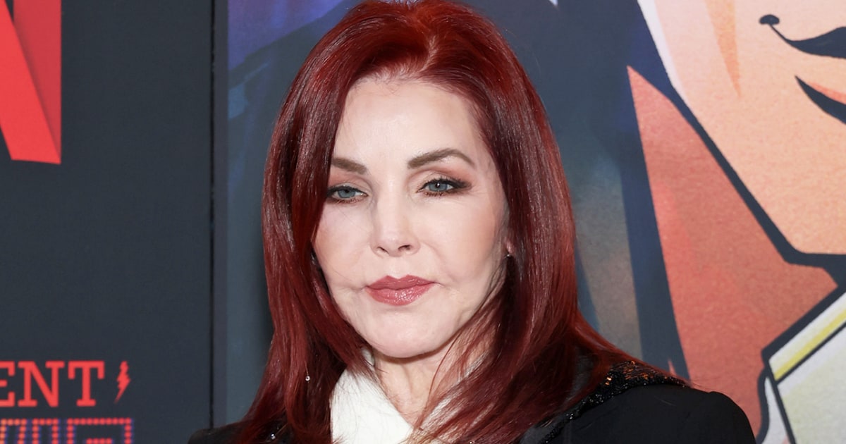 Priscilla Presley Shares Rare Pic With Lisa Maries Twin Daughters And Riley Keough Flipboard