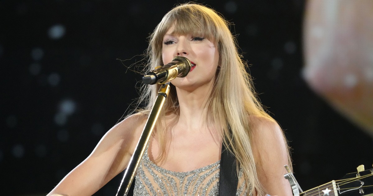 Taylor Swift shares sweet moment with her dad backstage at concert
