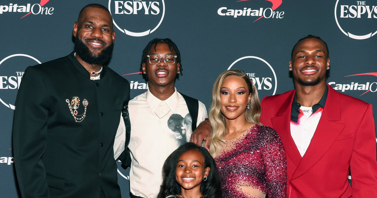 NBA Star Surprises Hardworking Mom With A New Home. – InspireMore