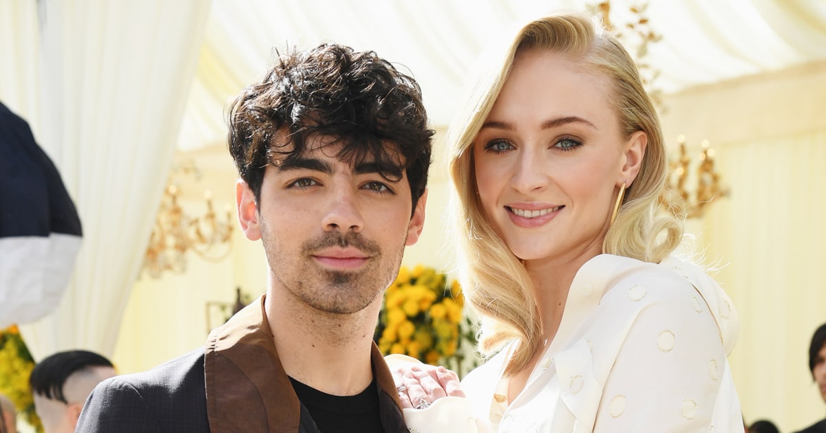 Sophie Turner and Joe Jonas Relationship From First Date to Divorce