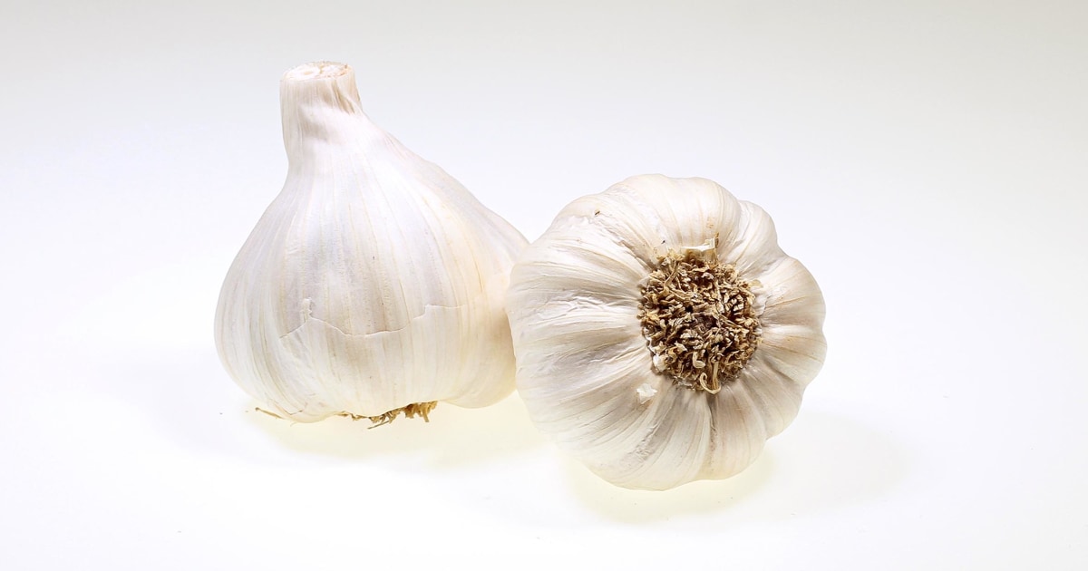Just 1 garlic clove a day may deliver these impressive health benefits