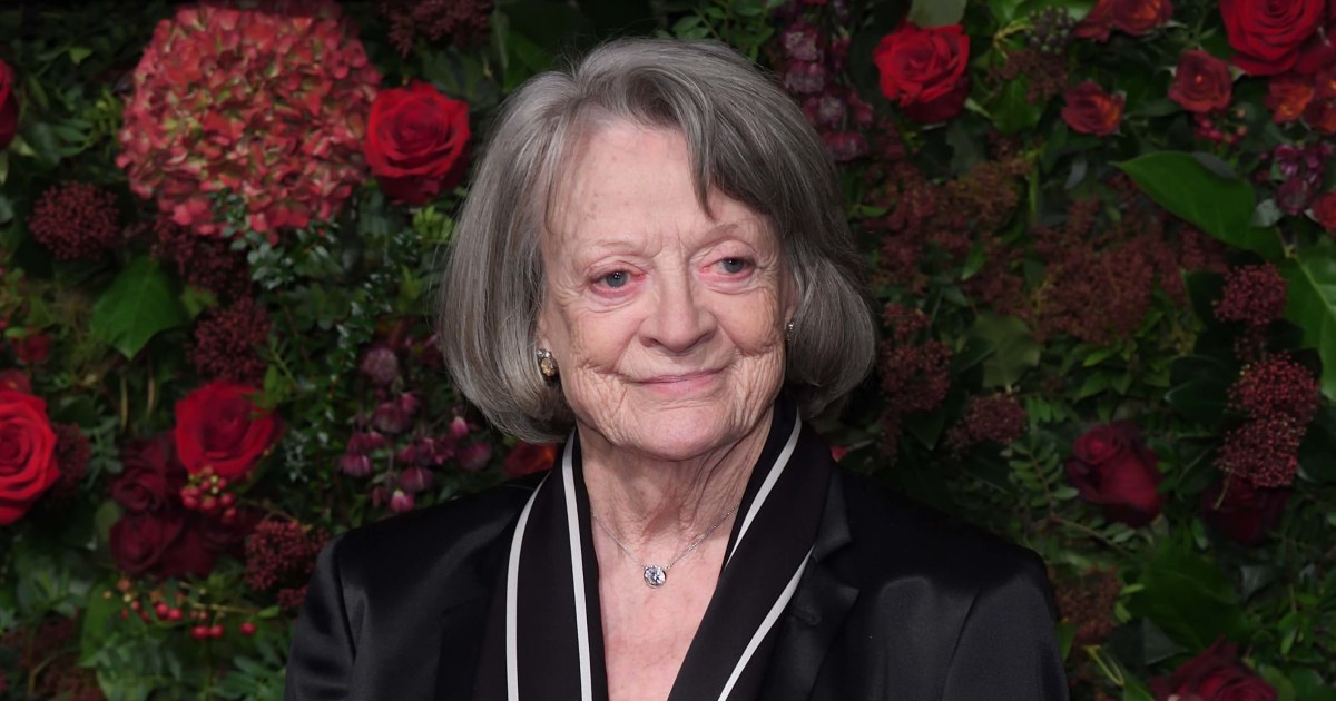 Dame Maggie Smith is an ICON especially when she adds supermodel to he, loewe maggie smith