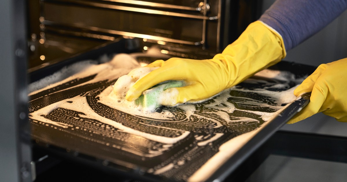 How to Clean Your Oven, According to Cleaning Experts