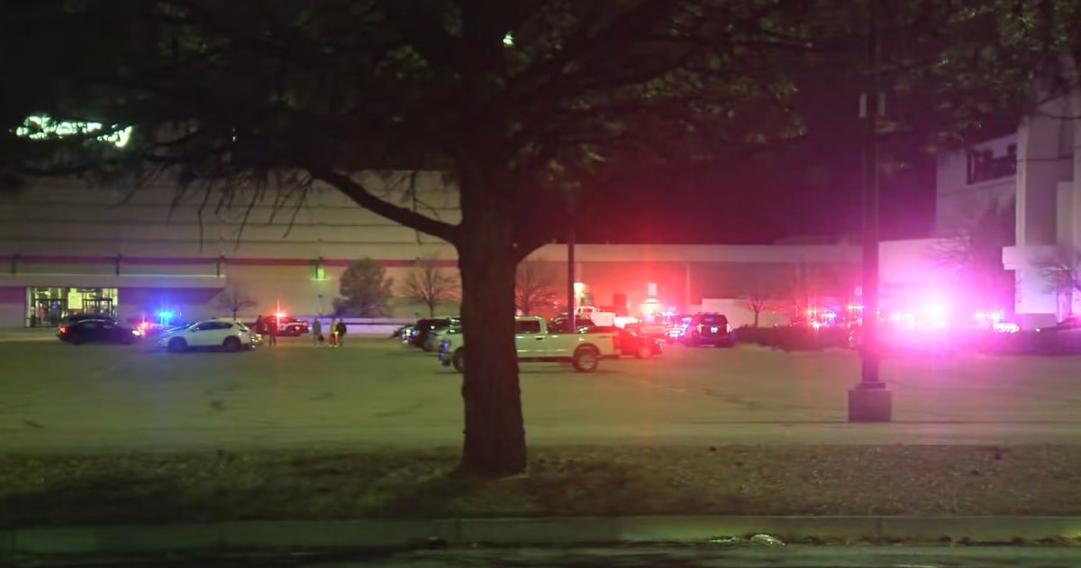 Christmas Eve Mall Shooting In Colorado Leaves 1 Dead, 2 Injured