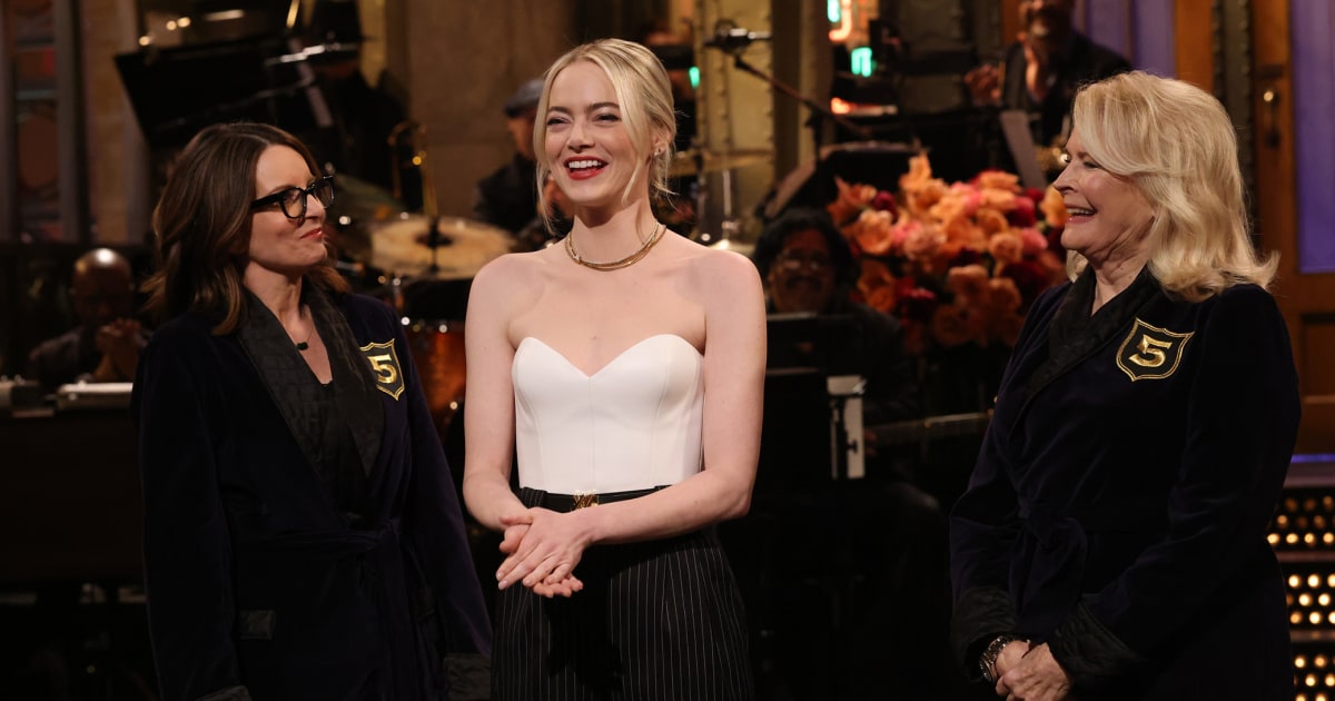 Watch Tina Fey and Candice Bergen induct Emma Stone into the ‘SNL’ Five-Timers Club