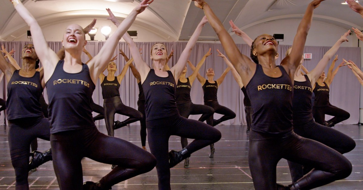 6 Warm Up Exercises the Radio City Rockettes Do Before a Show