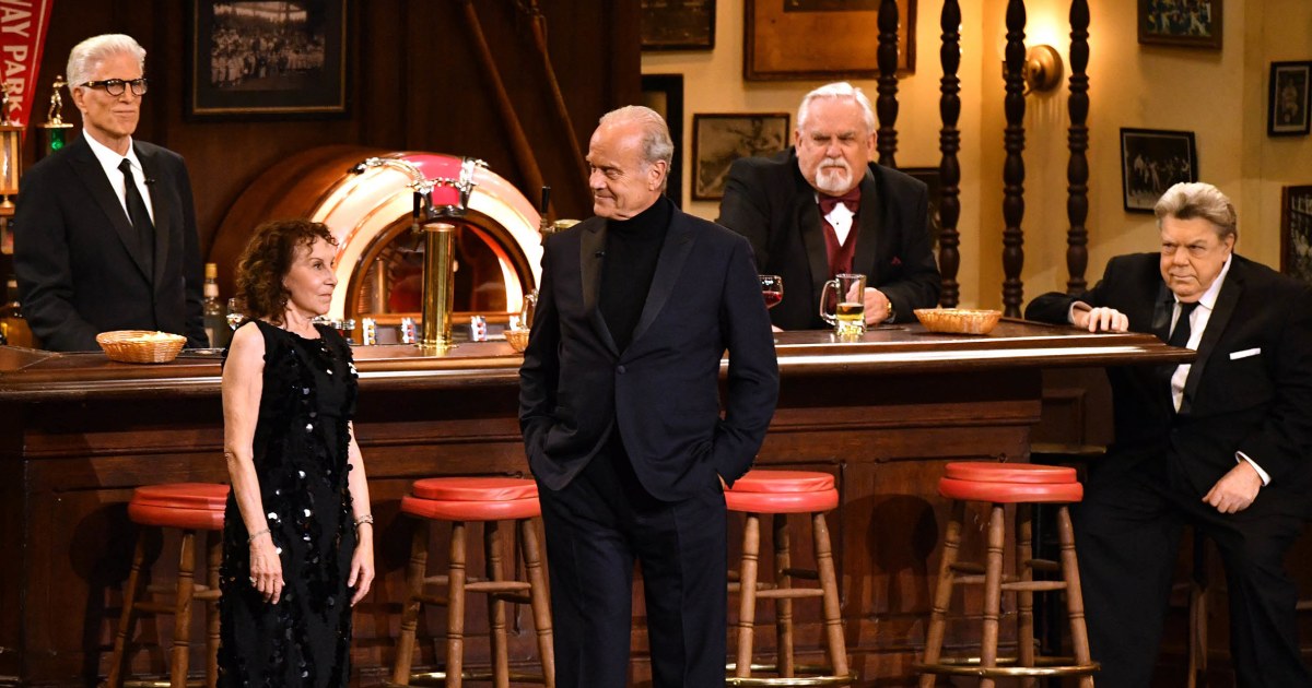 'Cheers' Cast Reunites On Stage at Emmy Awards