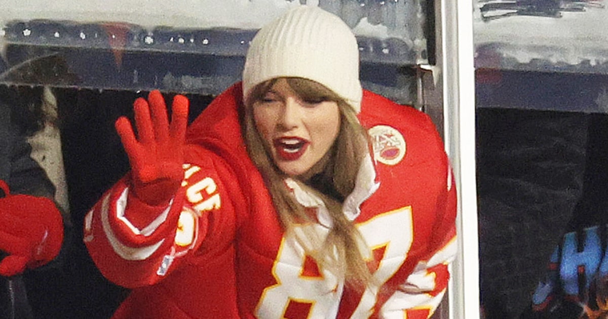 taylor-swift-arrives-in-buffalo-for-chiefs-bills-game