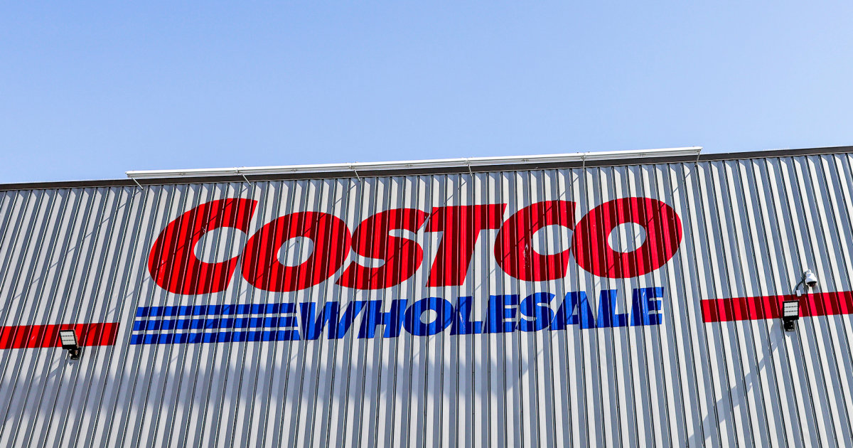 One Shopper's Viral Costco Couch Return Has Divided the