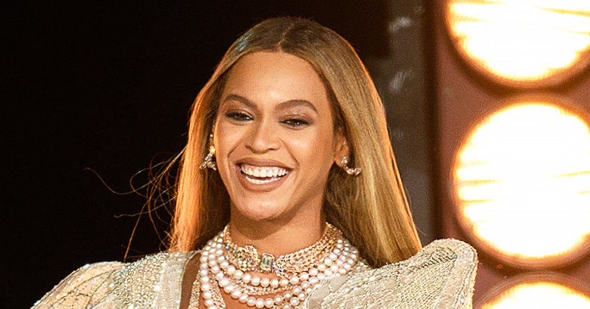 What Do The 2016 CMAs Have To Do With Beyonce's 'Cowboy Carter'?(00)