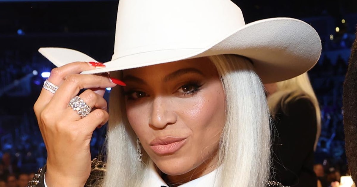 From Beyoncé&rsquo;s Mom To The BeyHive, How Fans Are Reacting To &lsquo;Cowboy Carter&rsquo;