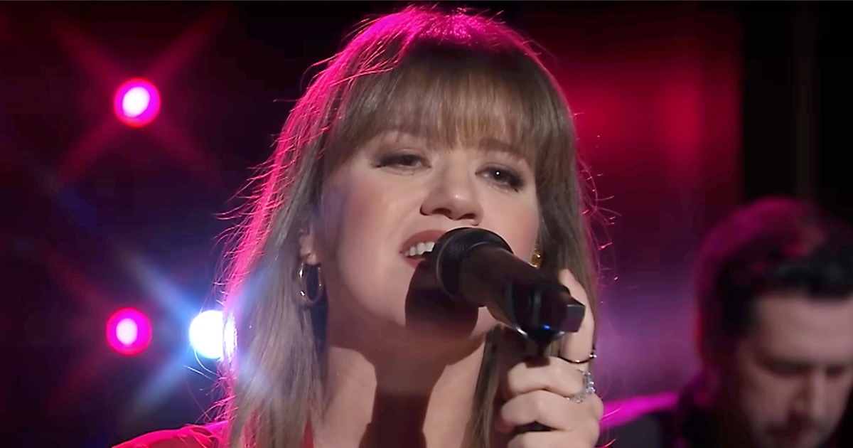 Kelly Clarkson fans deem her cover of Billie Eilish’s ‘What Was I Made For?’ ‘its own masterpiece’
