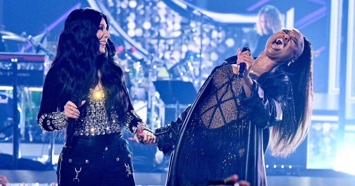 Jennifer Hudson Sings Impressive ‘Believe’ Duet With Cher At ...