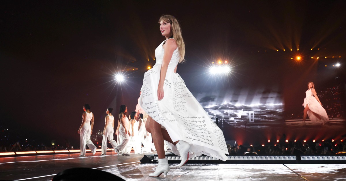 Fans React to Taylor Swift Seemingly Doing Swag Surfin