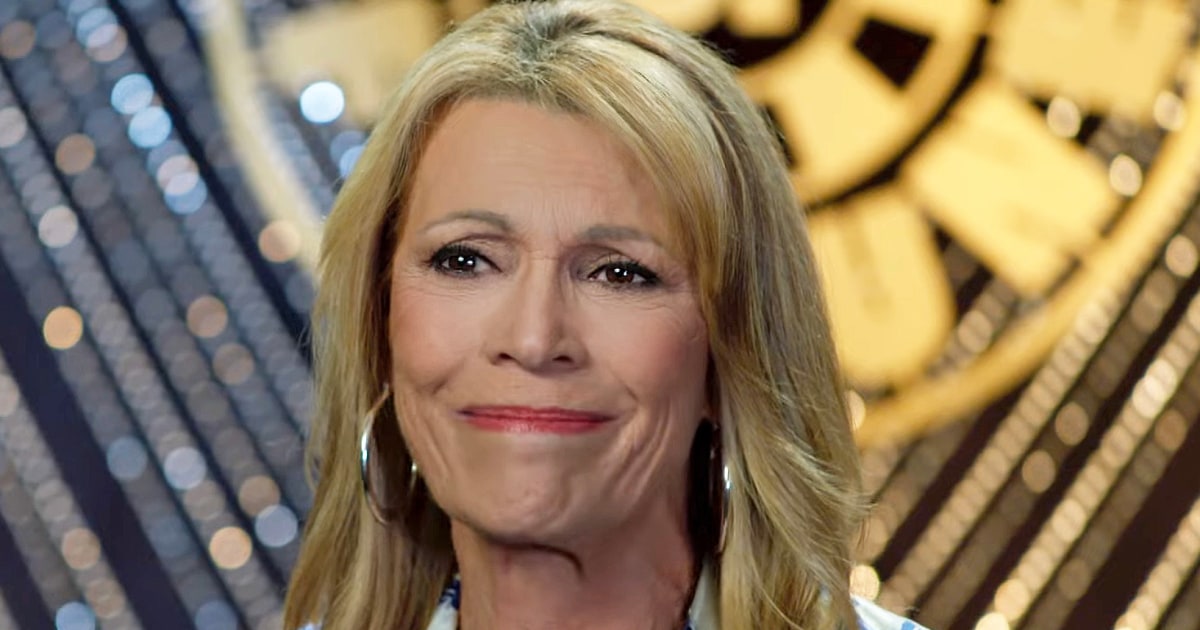 Vanna White Says Farewell to Pat Sajak in 'Wheel of Fortune' Video