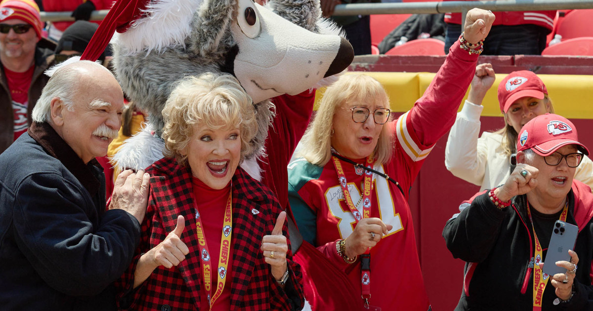 Hallmark Channel's 2024 'Countdown to Christmas' Lineup Is Revealed