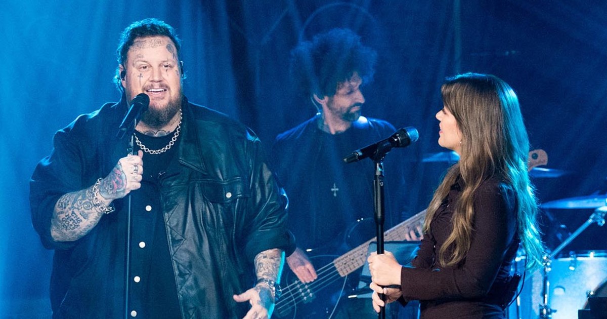 Kelly Clarkson and Jelly Roll perform “I Am Not Okay”: EXCLUSIVE