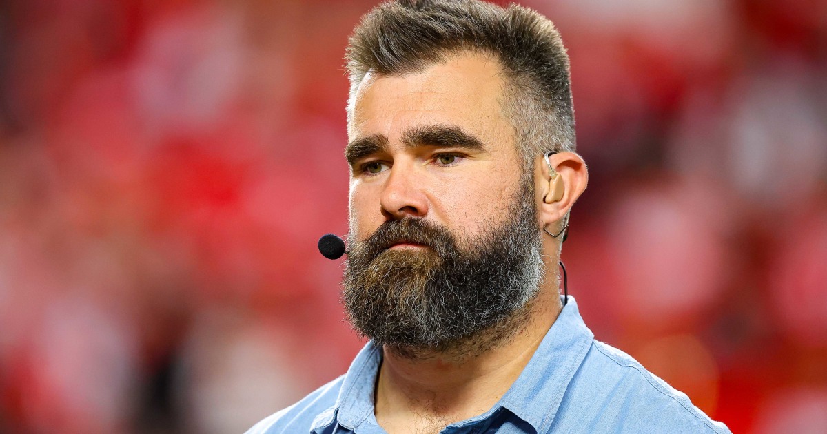 Jason Kelce appears to smash a man’s phone at the Penn State game