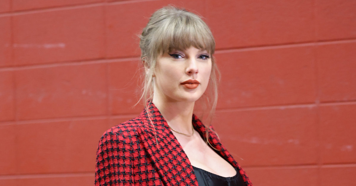 泰勒·斯威夫特 (Taylor Swift) 出席 NFL 酋长队与野马队的比赛吗? 泰勒·斯威夫特 (Taylor Swift) 出席 NFL 酋长队与野马队的比赛吗?
