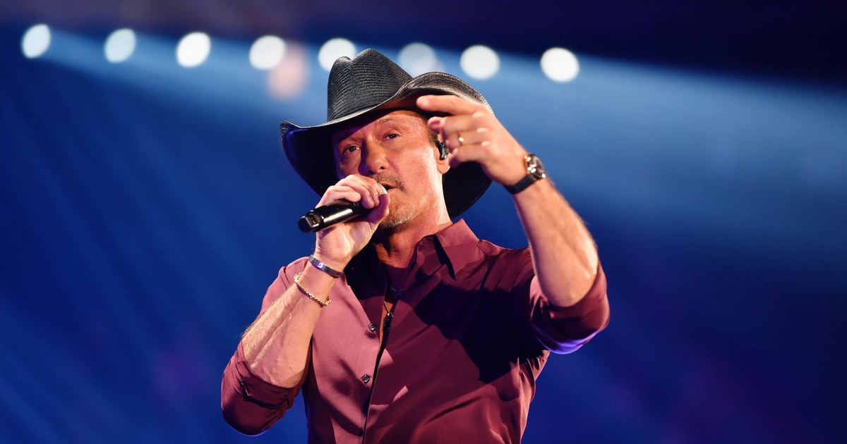 Tim Mcgraw Holds a Cane in Sweet Photo of Him and Faith Hill