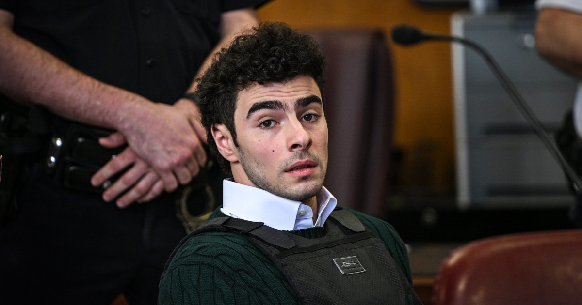 AG Pam Bondi Directs DOJ To Seek Death Penalty For Luigi Mangione(01)