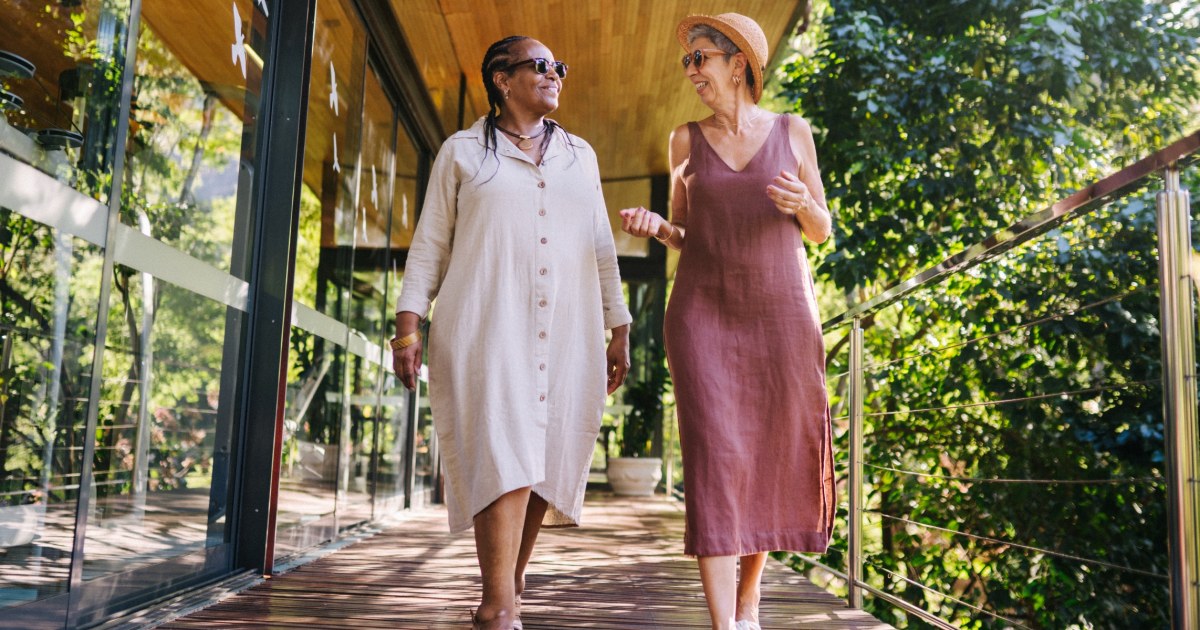 The best clothes for a tropical vacation, according to stylists