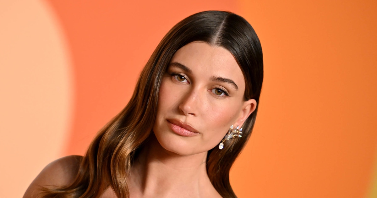 Hailey Bieber gets candid about having ovarian cysts, shares photo of her stomach