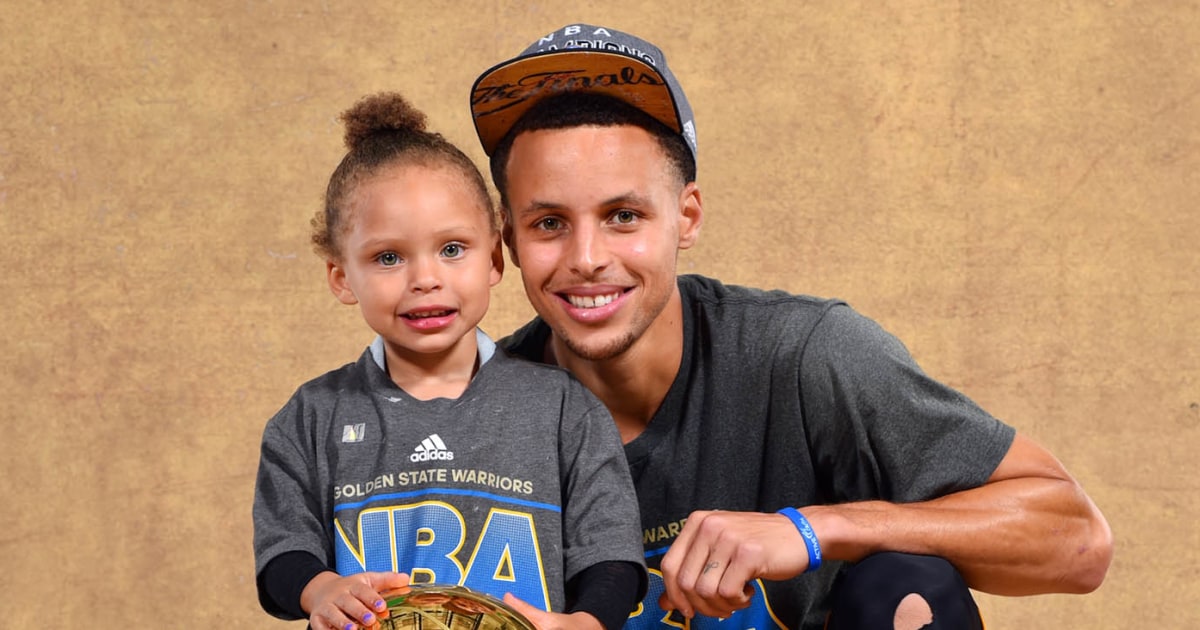 Steph Curry’s 12-year-old daughter, Riley, is so grown up at Warriors game
