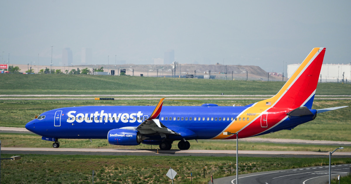 Southwest Airlines Plane Struck by Lightning Amid Memorial Day Weekend Storms