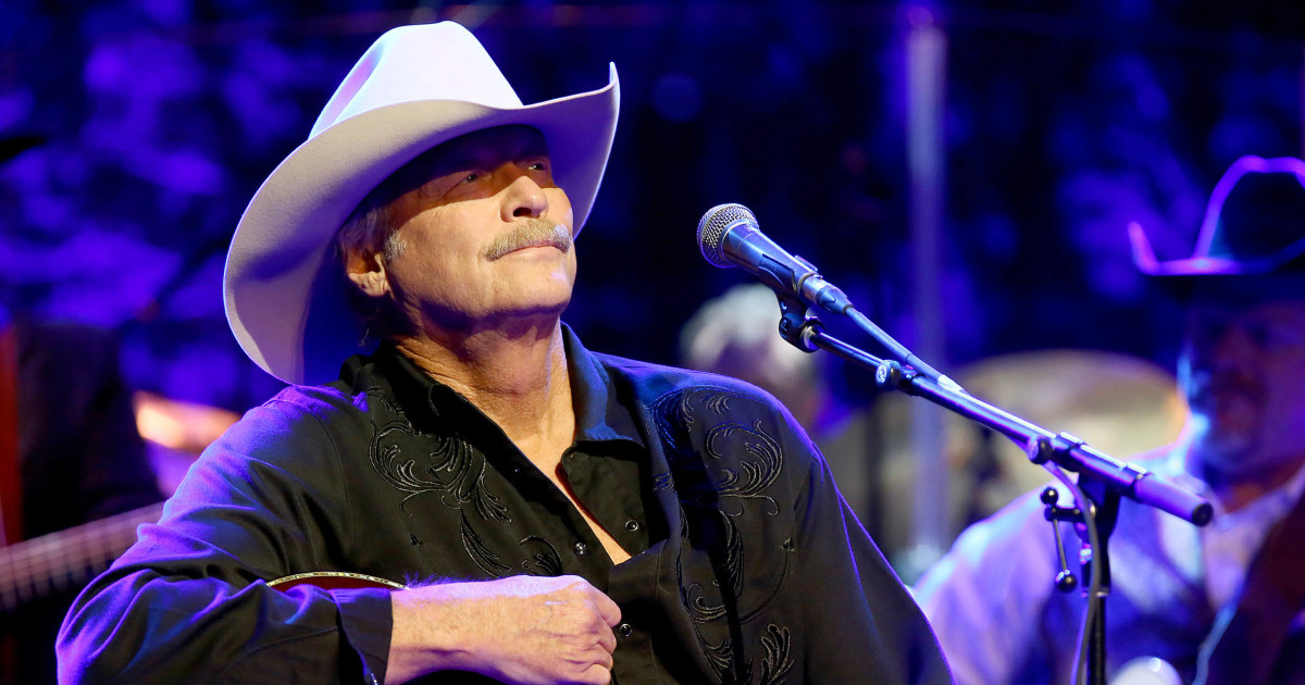Alan Jackson says he's performed his last road show, years after revealing disease diagnosis