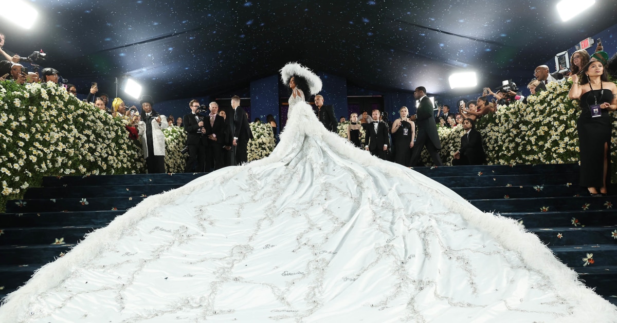 Tracee Ellis Ross shares her thoughts on mom Diana’s Met Gala look
