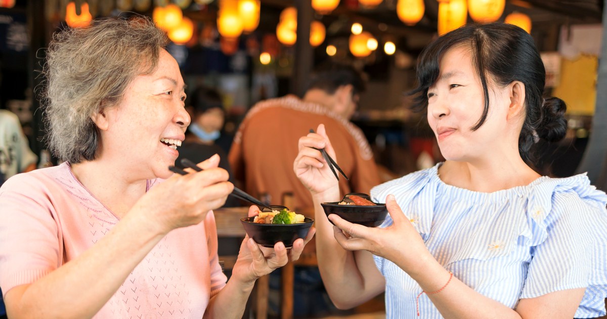 Mother’s Day Food Deals 2025: Save While Treating Mom to a Meal