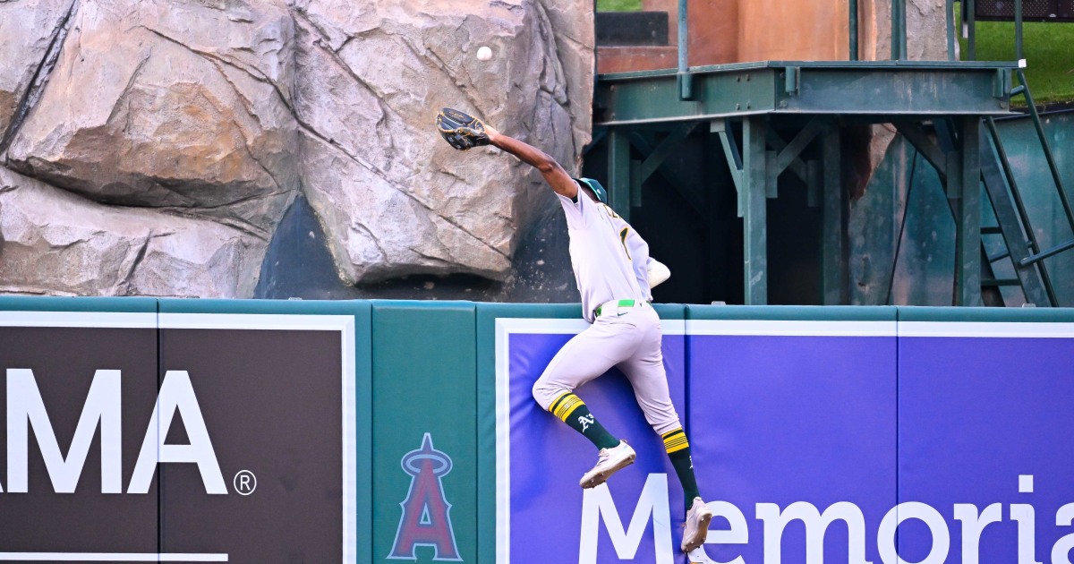 MLB Player Makes Catch That Would Make Spider-Man Proud