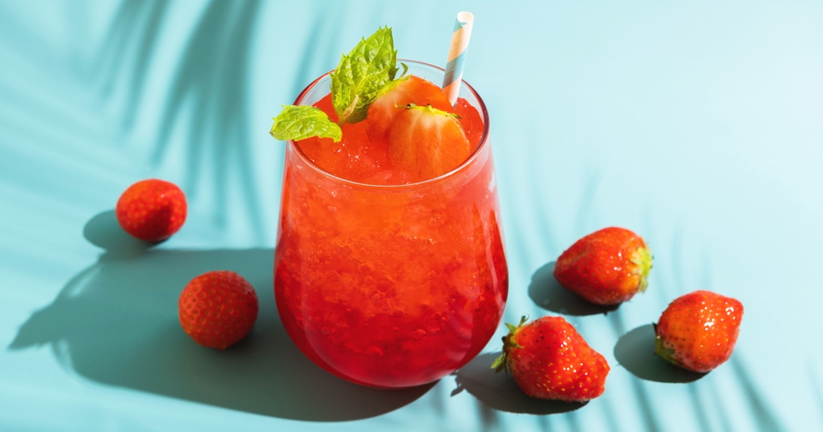 6 Healthiest Drinks Besides Water To Stay Hydrated in Summer Heat