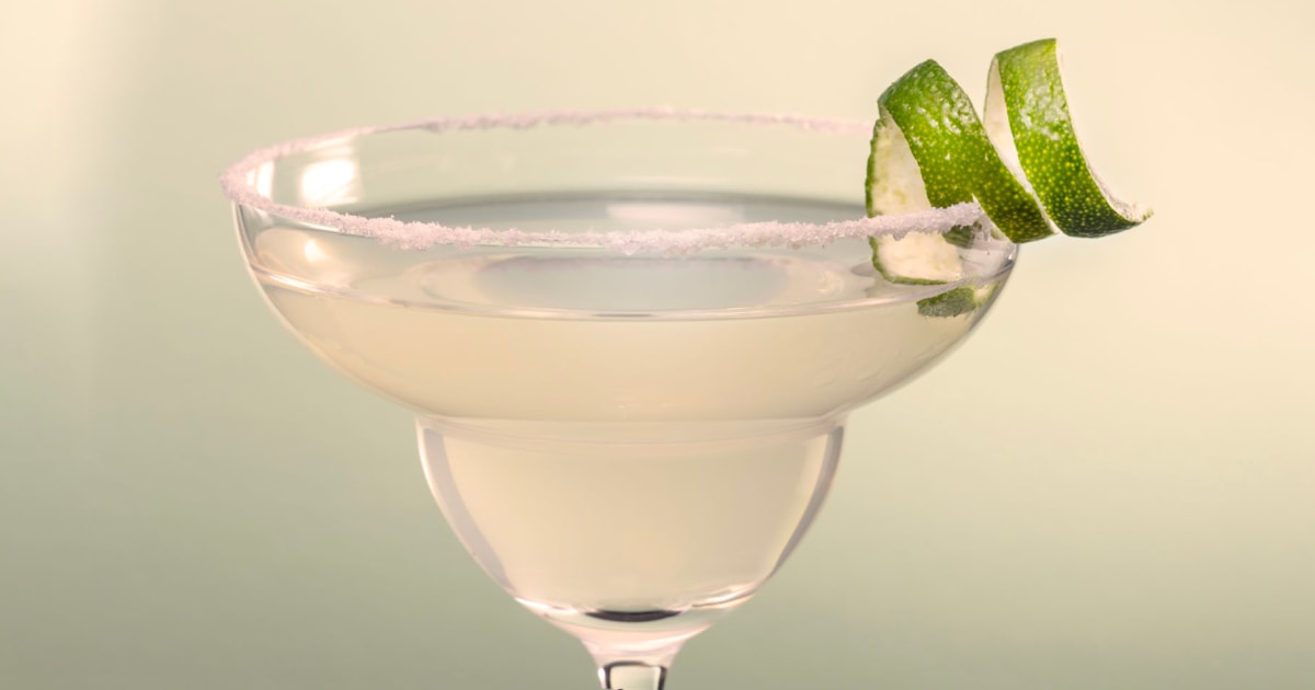 What Is a 'Margarita Burn'? Dermatologist Warns About Common Summer Skin Rash