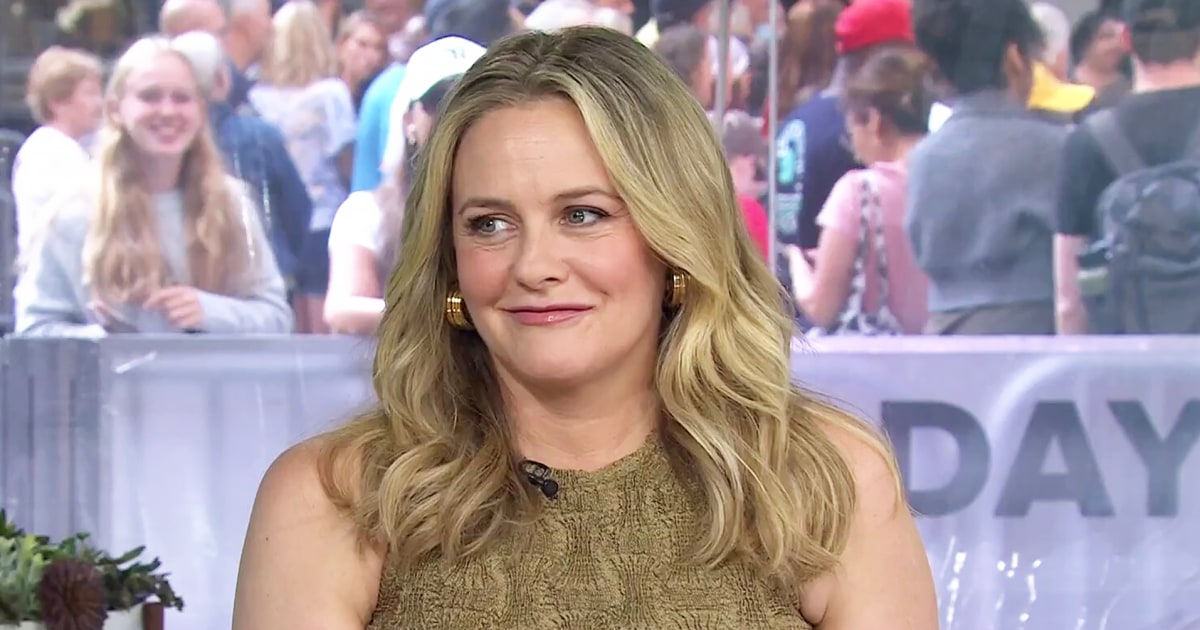 Alicia Silverstone Shares 1 'Goal' of Doing 'Clueless' Series: 'I'm Really Excited About It'