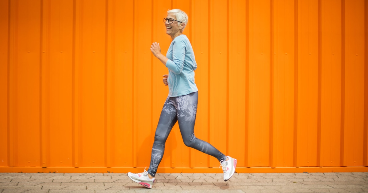 1 Little Mental Trick a Psychiatrist Uses to Make Walking Even Healthier