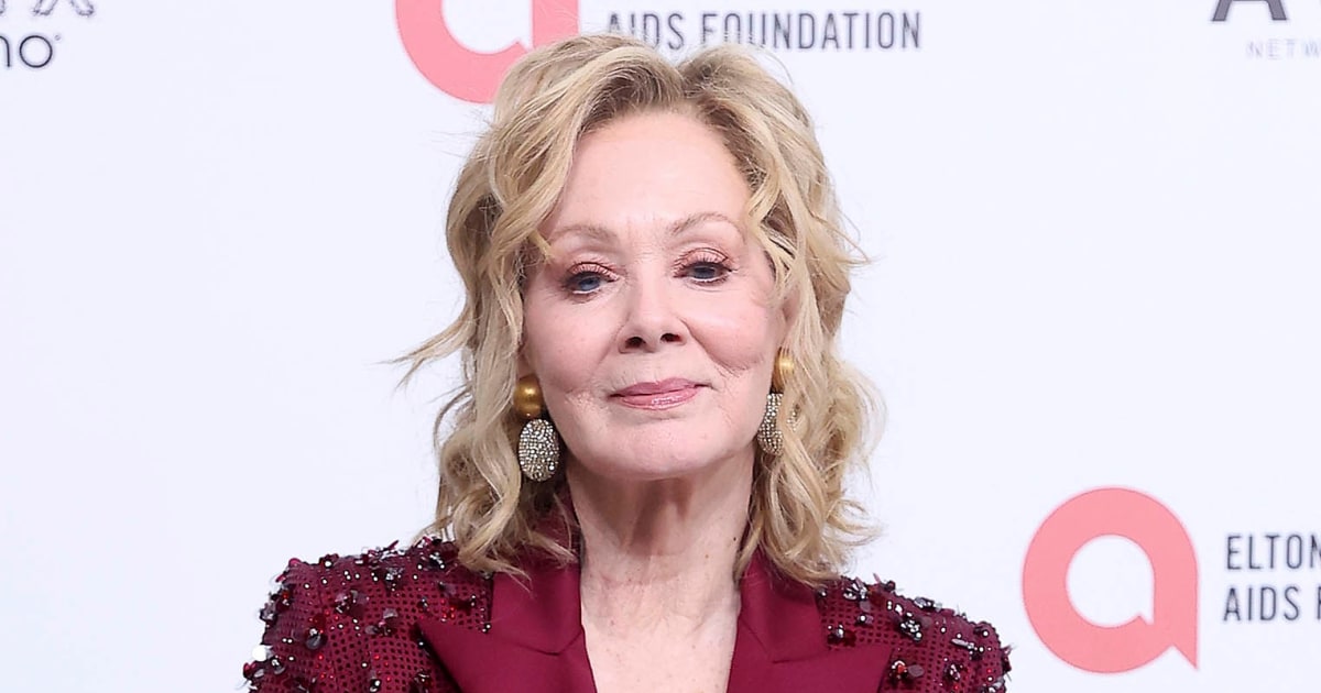 Jean Smart Explains How She Broke Her Kneecap 'in Half' in NYC