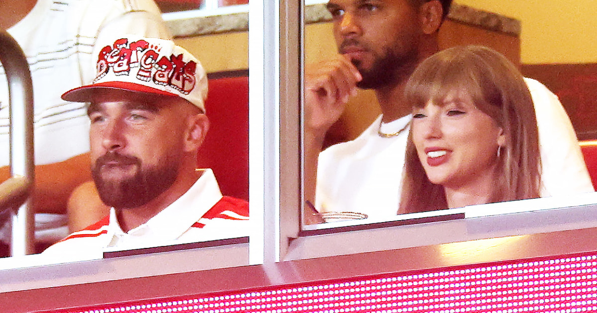 Taylor Swift und Travis Kelce besuchen Footballspiel an seiner Alma Mater ...